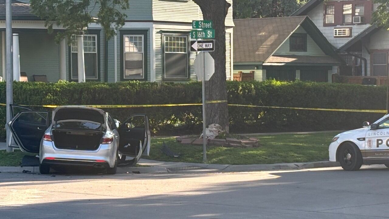 Lincoln man cited in fatal crash that resulted in the death of an unborn child - Vimarsana News
