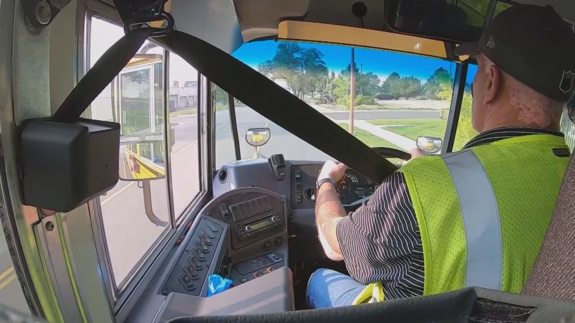 Lincoln Public Schools Board discusses pay raises for district bus drivers - Vimarsana News